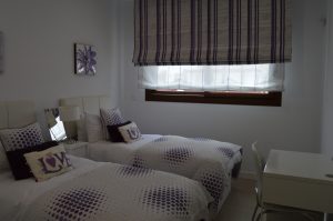Coordinating bedding & roman blinds
