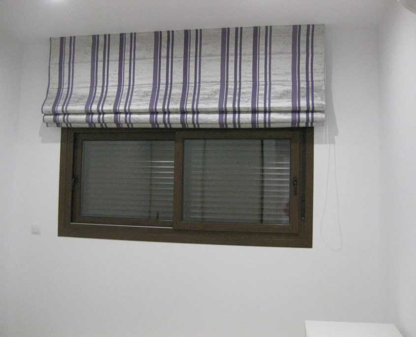 Lined roman blinds