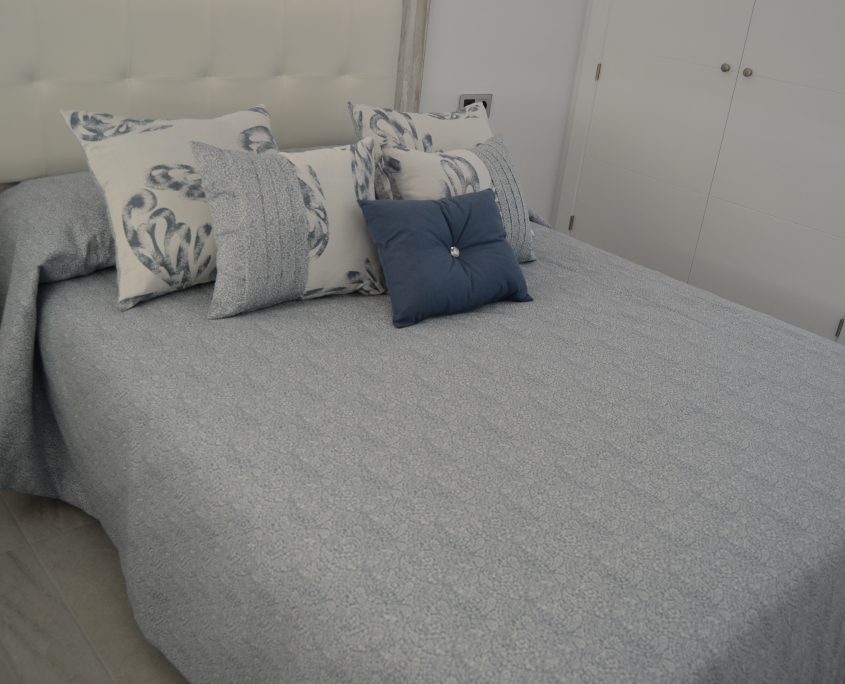 bed throw with matching cushions Murcia